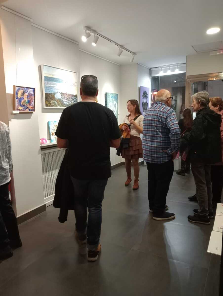 Nuria de obras de arte Reluet en la Exposición de arte 2024 Zaragoza