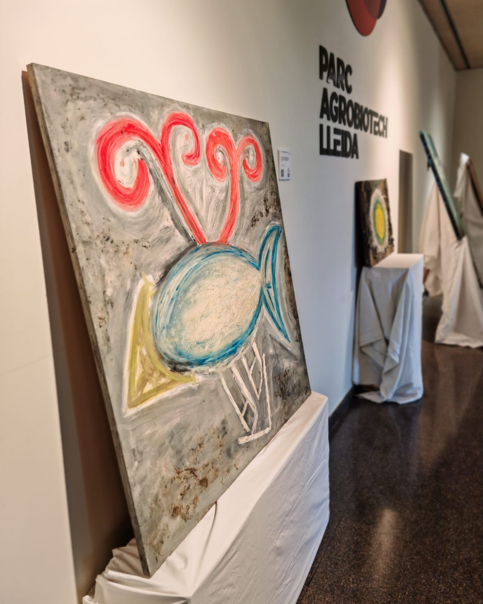 Pintura resilient Reluet "viure plenament sense aferrar-te al moment" exposició a Lleida