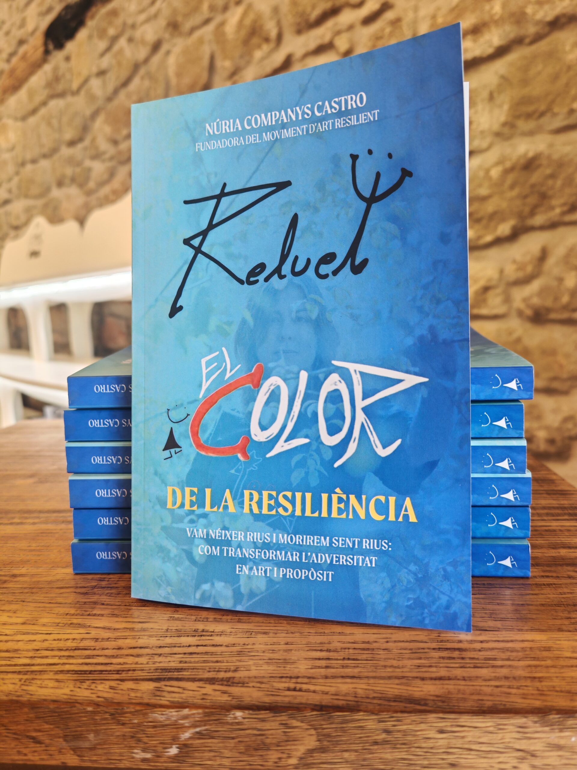 Entrevista en Radio Sió, presentación del libro de Núria Companys Castro "Reluet el color de la resiliencia"